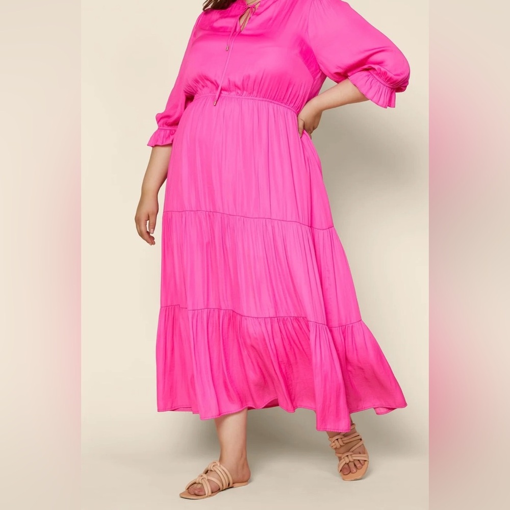SKIES ARE BLUE EMERY MAXI
DRESS IN HYPER PINK Women’s Size 3X